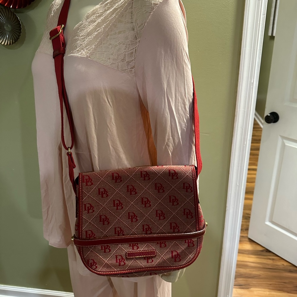 Dooney bourke